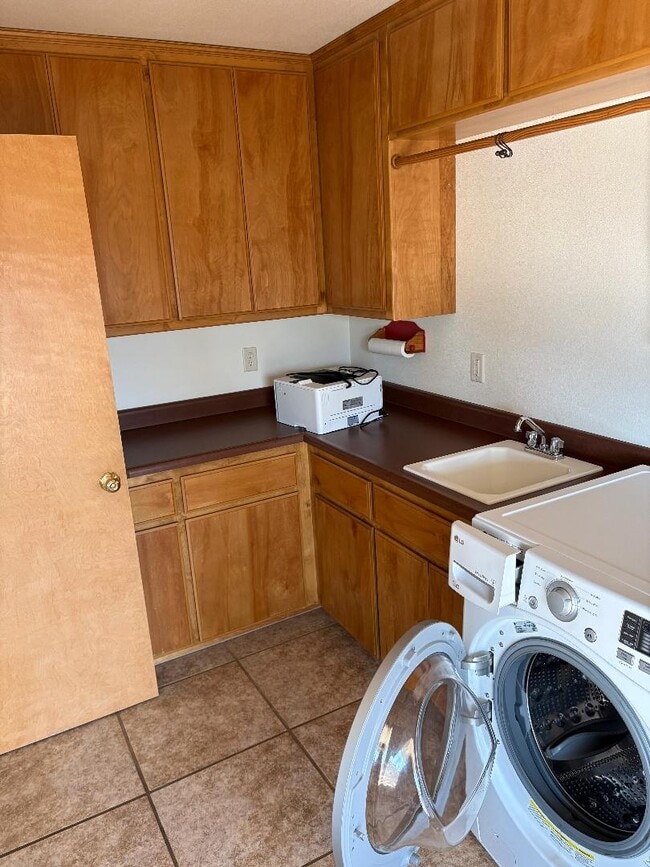 Building Photo - 31 Town Reservoir Rd