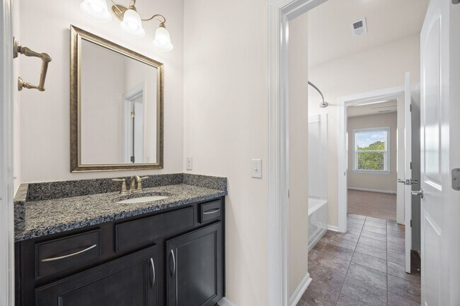 Building Photo - Stunning 4 bedrm, 3.5 Bath home in Chapel Cove of South Charlotte!