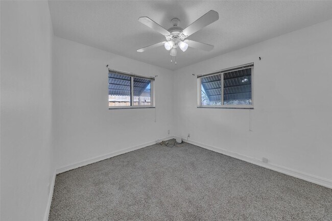 Building Photo - 1906 NW 45th Ct