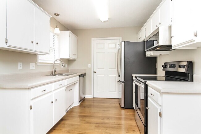 Building Photo - 610 Angel Way Ct