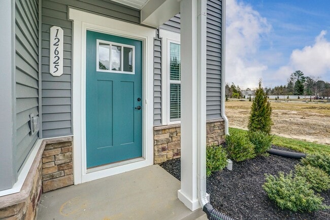 Building Photo - Wonderful townhome