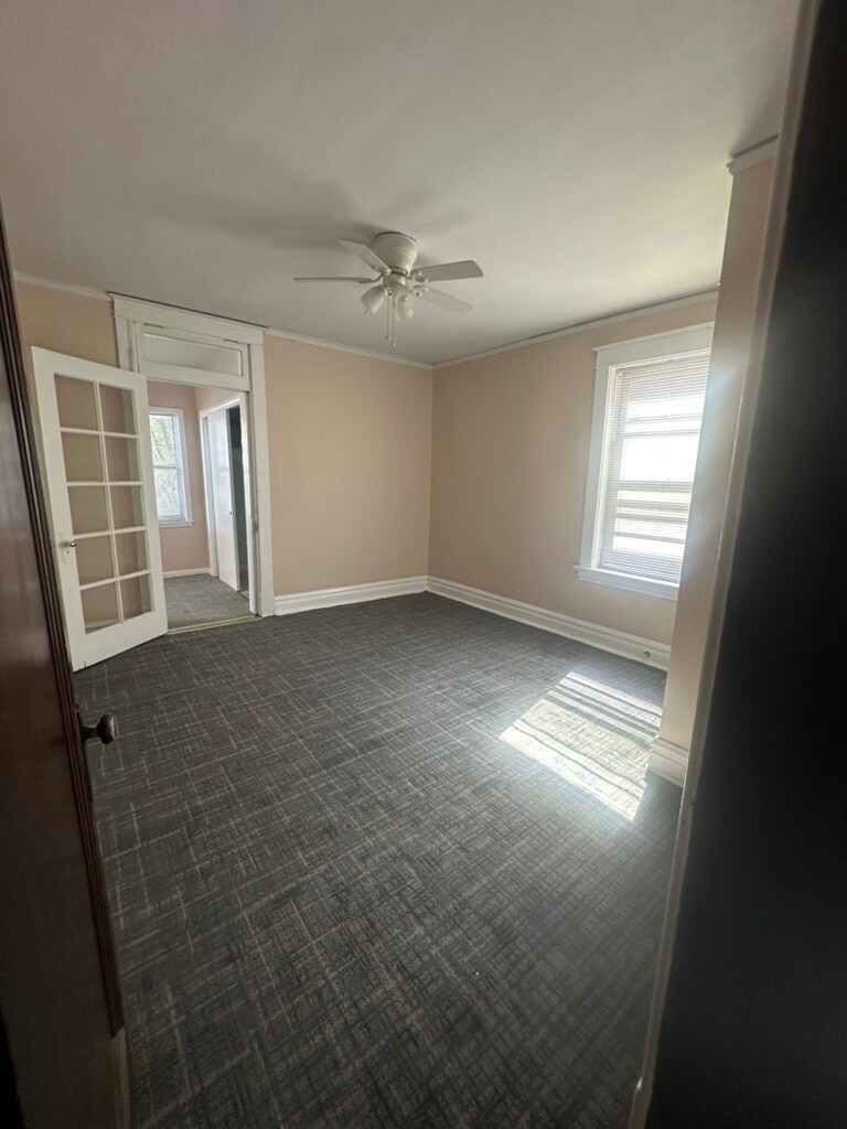 2nd bedroom, with 2 closets - 5044 Bancroft Ave