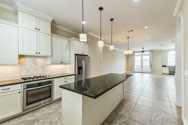Building Photo - 11115 Olympia Dr