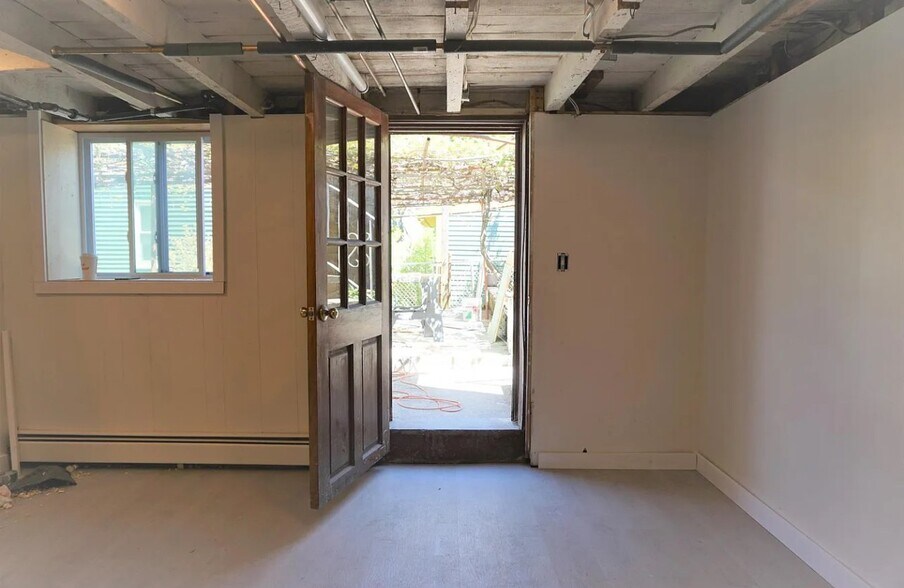 Building Photo - 49 E Transit St