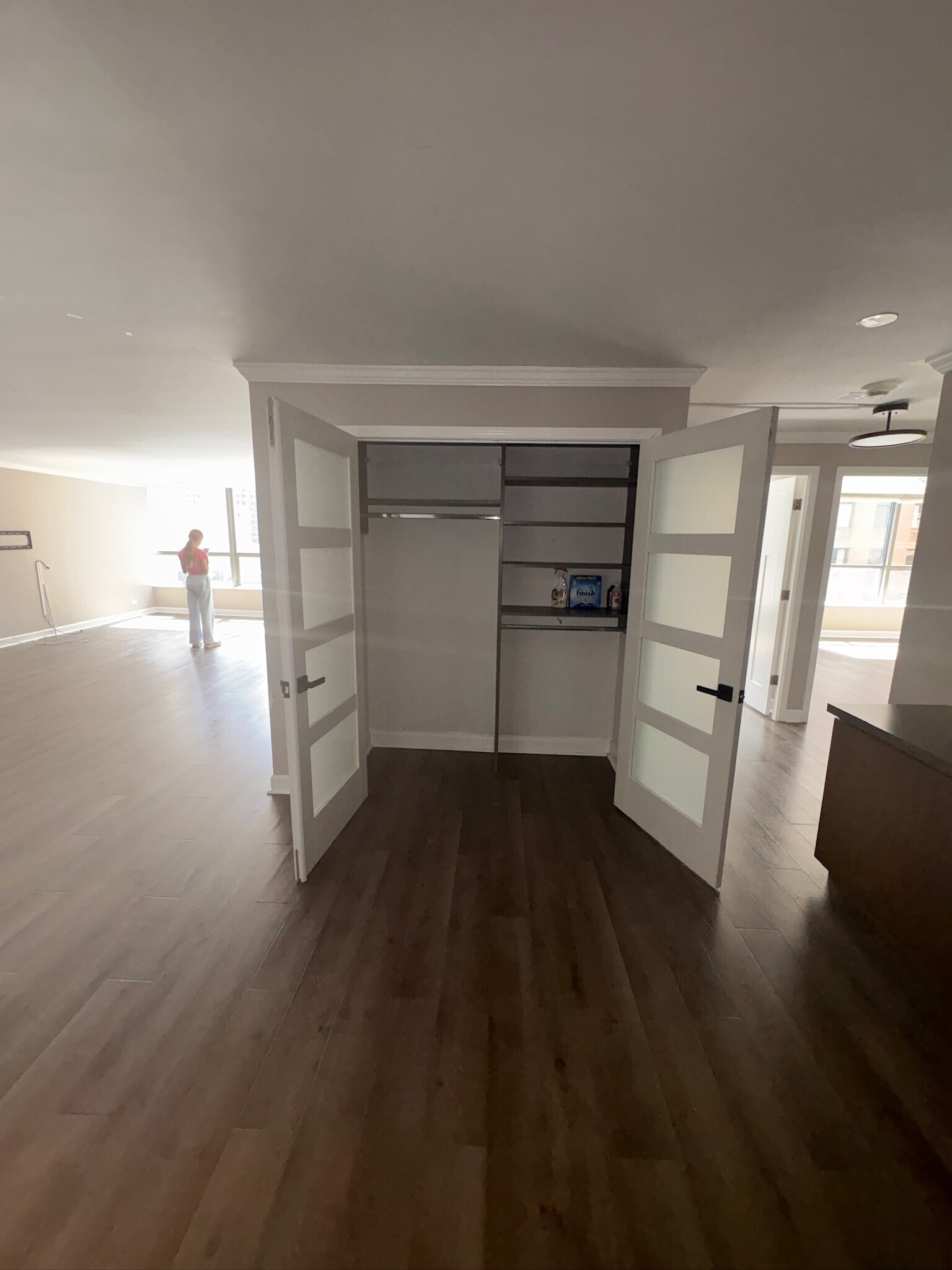 Building Photo - 110 E Delaware Plz