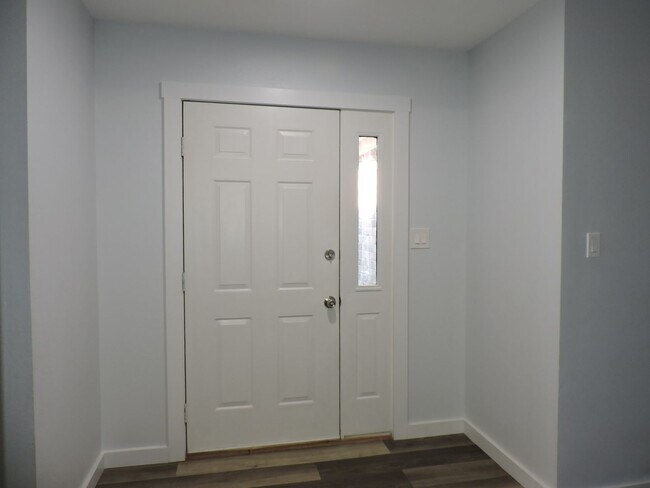 Building Photo - Lots of updates!