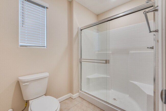 Building Photo - Modern Two-Story Townhome with Stylish Upgrades in Prime Las Vegas Location