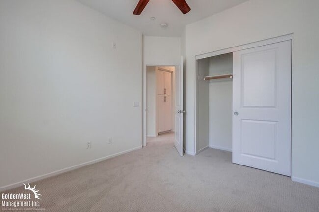 Building Photo - Stylish 3Bdm 4Ba Townhome in Escondido!