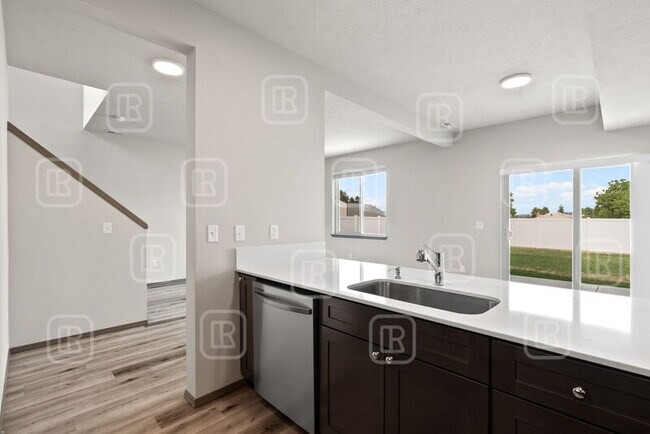 Building Photo - 14321 E 13th Ave