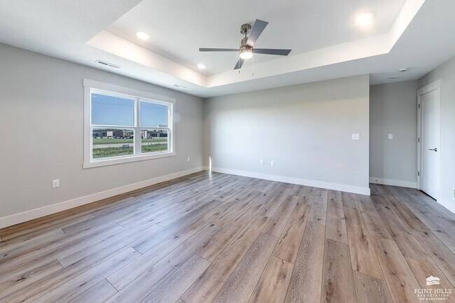 Building Photo - Open-Concept Modern 3 Bedroom, 3 bathroom house