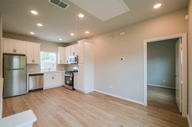 Building Photo - 6434 New York St