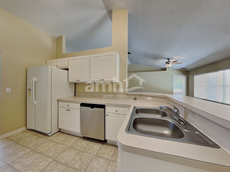 Building Photo - 2085 SE North Blackwell Dr