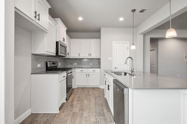 Building Photo - 15812 Culford Ln