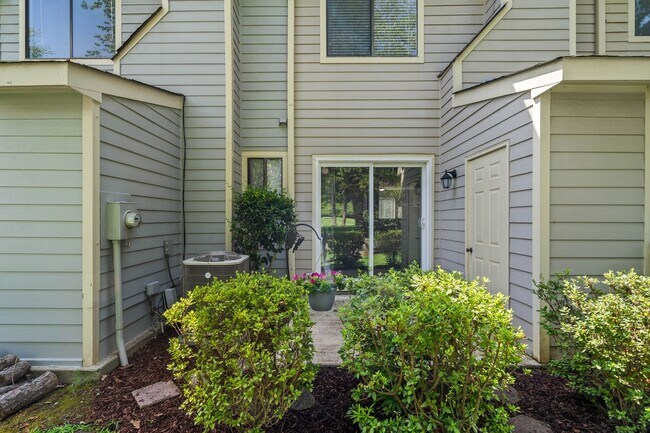 Building Photo - 4091 N Course Dr