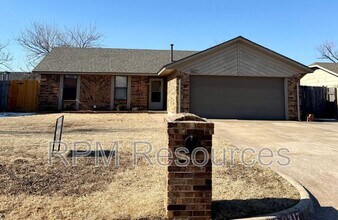 Building Photo - 8317 Woodhue Dr