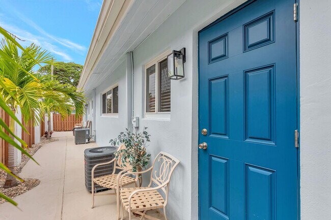 Building Photo - 3208 Marine Dr
