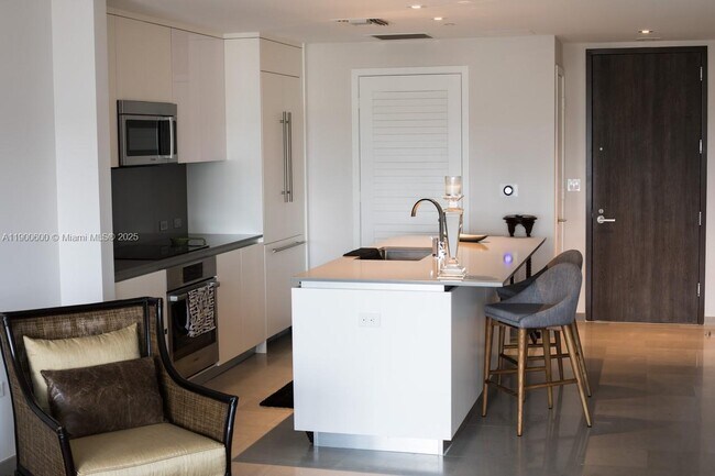 Building Photo - 68 SE 6th St