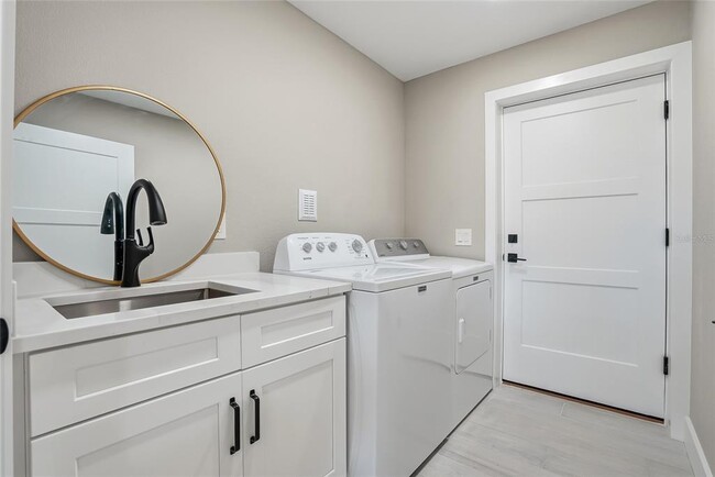 Building Photo - 3918 Americana Dr