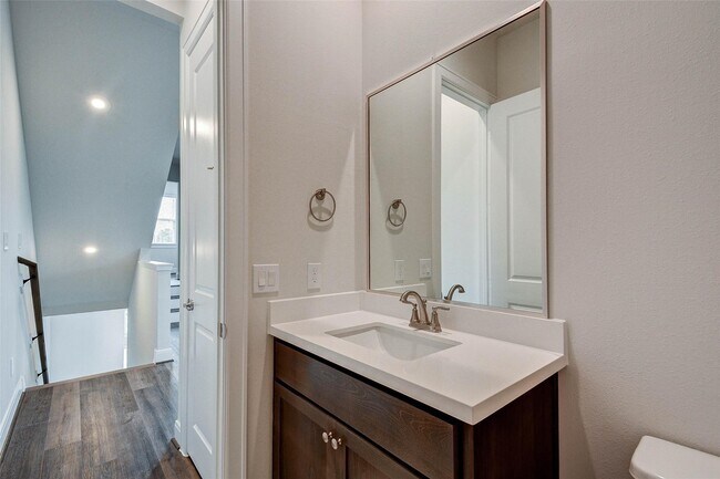 Building Photo - 2710 Grand Fountains Dr