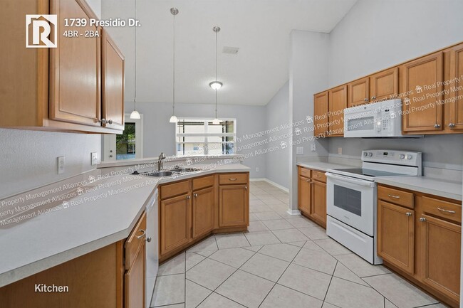 Building Photo - 1739 Presidio Dr