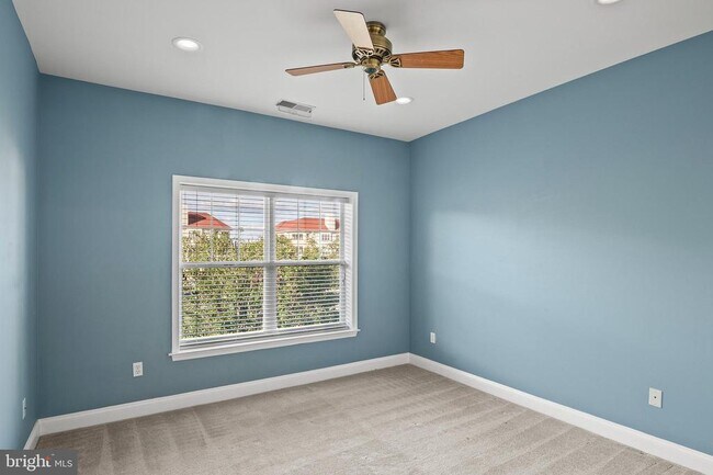 Building Photo - 2115 Ganton Green