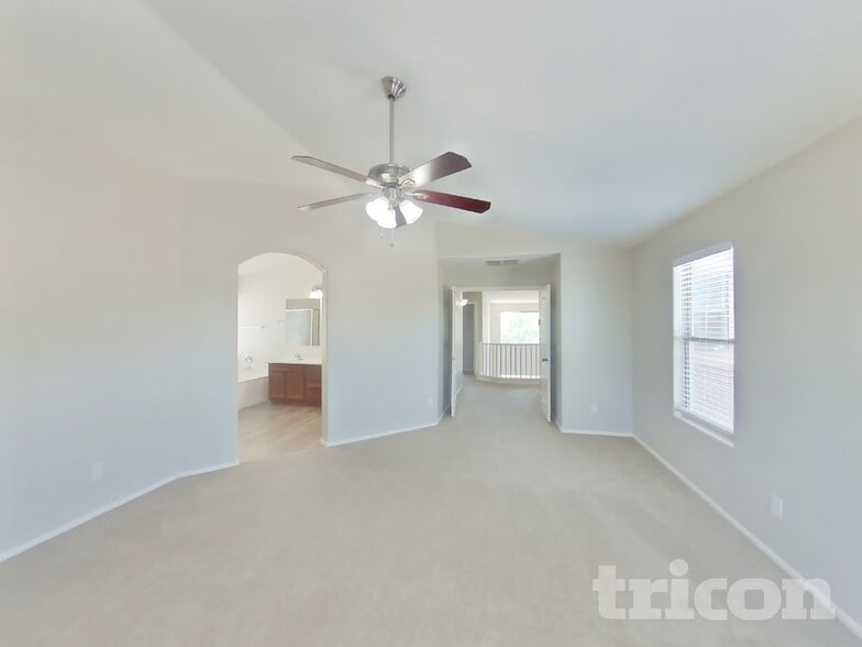Building Photo - 30010 N Sedona Pl