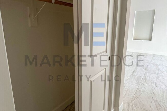 Building Photo - 4Bed/2Bath Home at 7th St/Baseline! JOIN T...