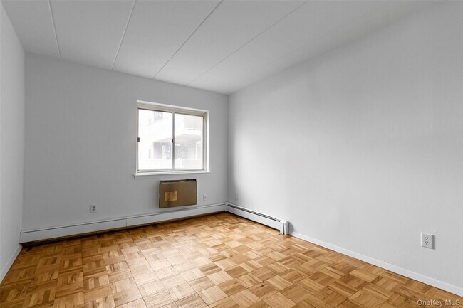 Building Photo - 372 Central Park Ave