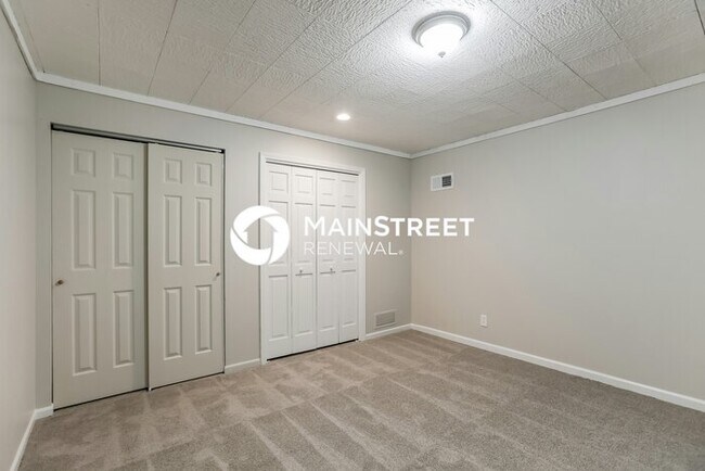 Building Photo - 5 Bedroom Pet-Friendly Home in LIBERTY, MO...