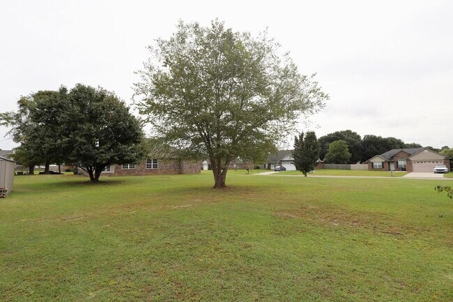 Building Photo - 60 Vinca Ct