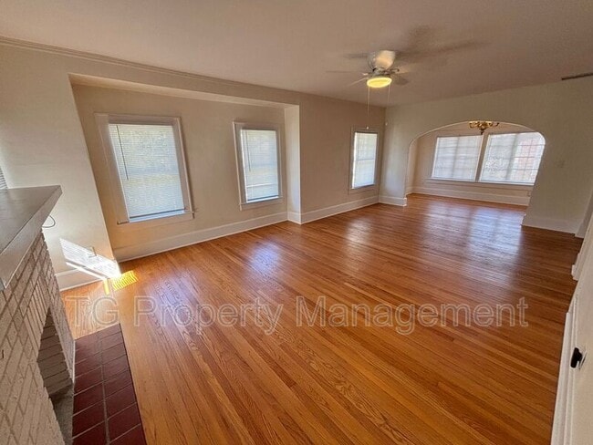 Building Photo - 3522 Pine St