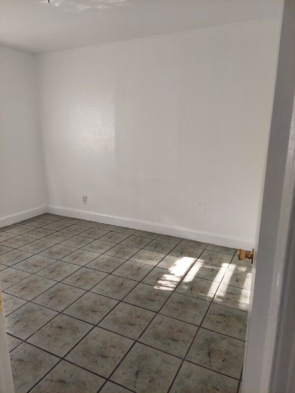 Building Photo - 2513 Grant St