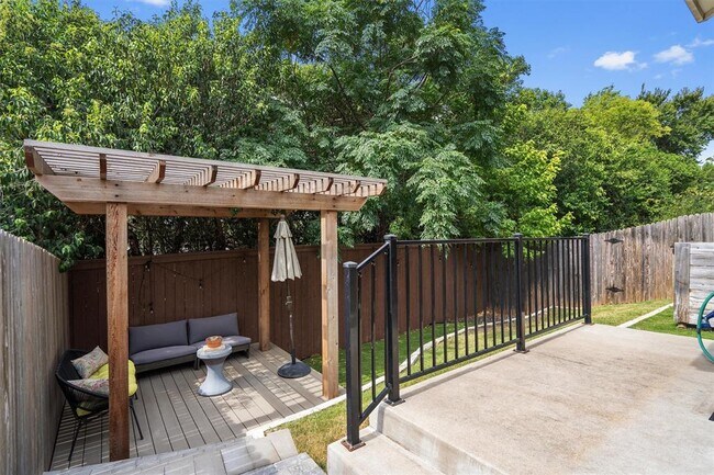 Building Photo - 127 Thelonious Dr