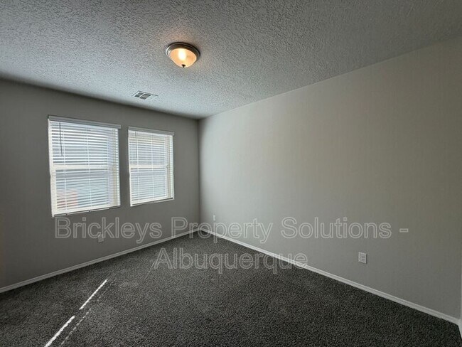 Building Photo - 4875 Mount Salas St NE