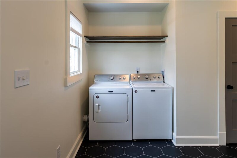 Building Photo - 2830 N Park Ave