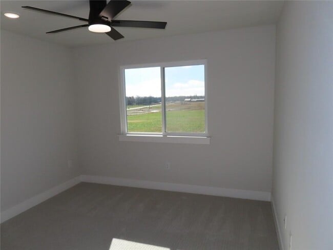 Building Photo - 1871 Lapis Ave