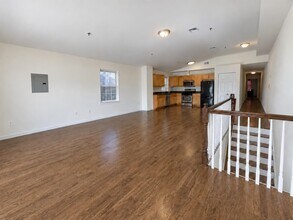Building Photo - 612 3rd St