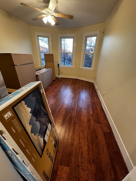 Spacious living room with lots of natural light - 9022 143rd St