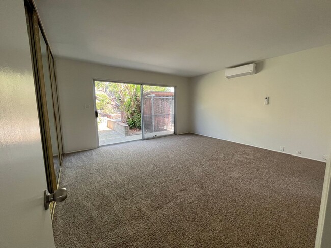 Building Photo - 4 Bed 3 Bath in Del Cerro