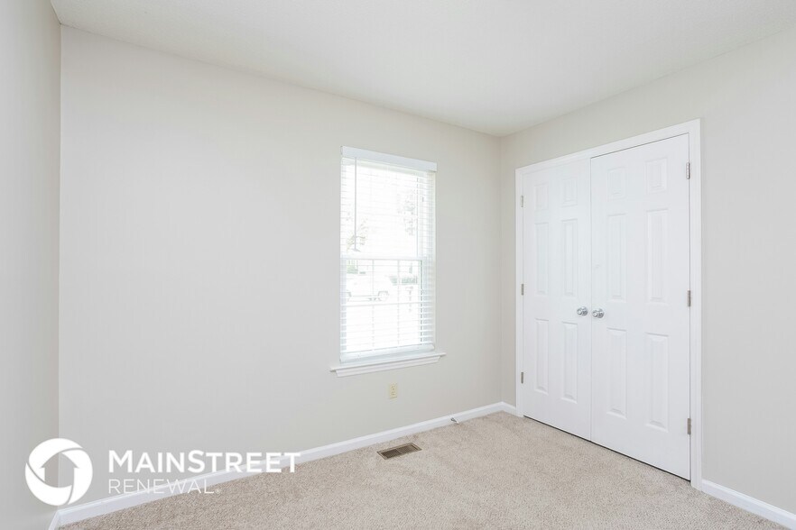 Building Photo - 2300 Carthage Cir