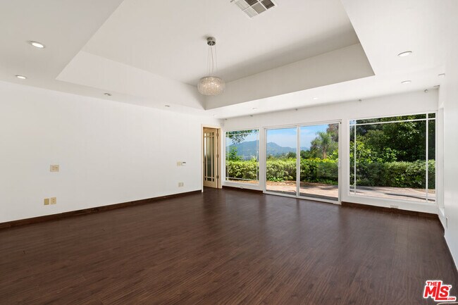 Building Photo - 10926 Alta View Dr