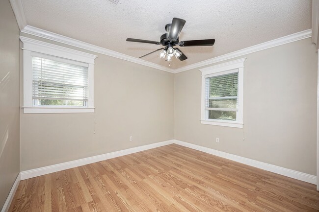 Building Photo - Peaceful Country Living on 2.4 Acres in Saucier