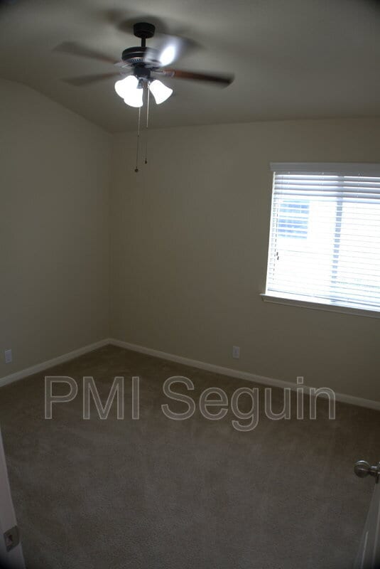 Building Photo - 111 Hoya Ln