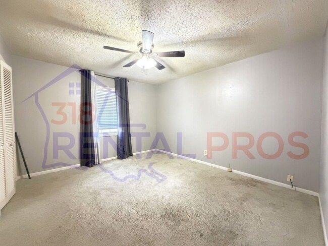 Building Photo - Camillia Circle Duplex