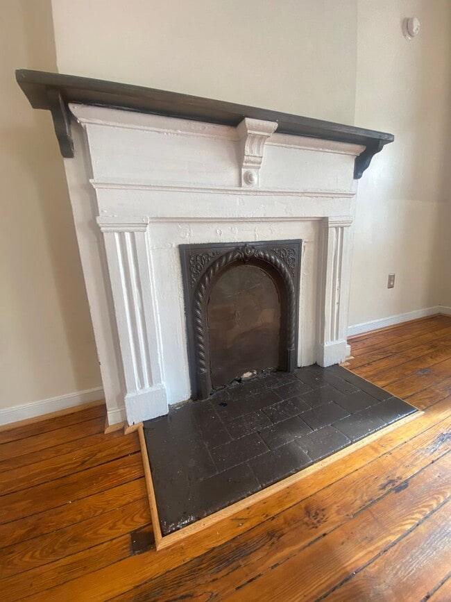 Building Photo - 314 W Leigh St