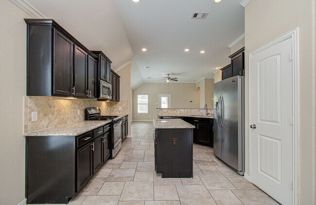 Building Photo - Spacious 4 Bed, 2 Bath Home Zoned to Tomball ISD