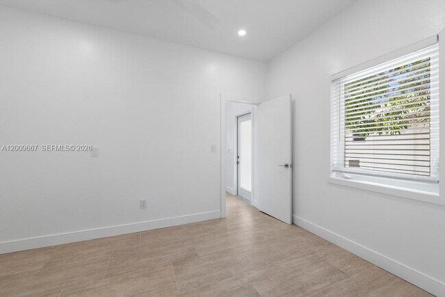 Building Photo - 3759 Florida Ave