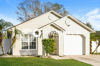 Building Photo - 3 Bedroom Pet-Friendly Home in Orlando, FL with Main Street Renewal