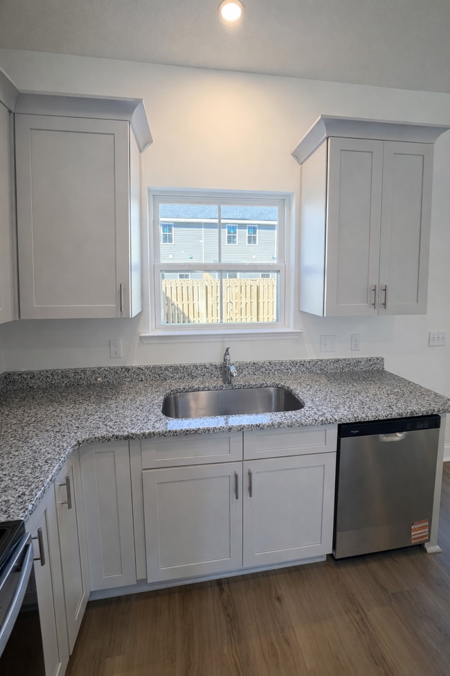 Building Photo - 96 Beaumont Dr