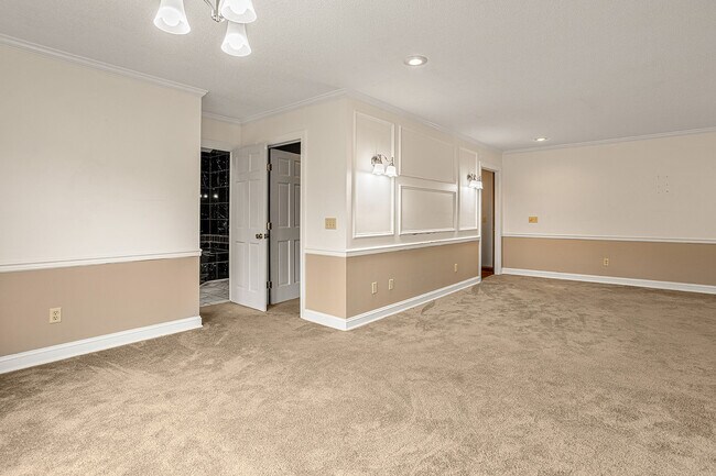 Building Photo - 274 Elkins Rd